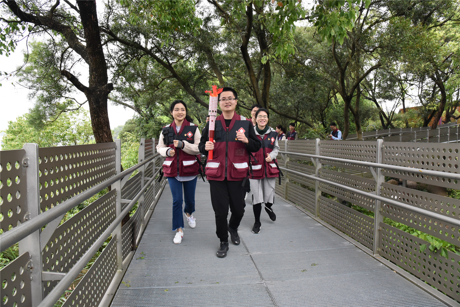 首頁 疾控動態 中心動態 4月12日,梅峰山地公園迎來了福建省九地市